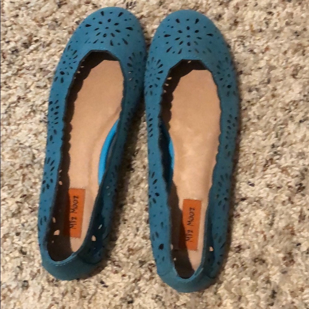 BNWOT Blue Scalloped Flats Sz 7